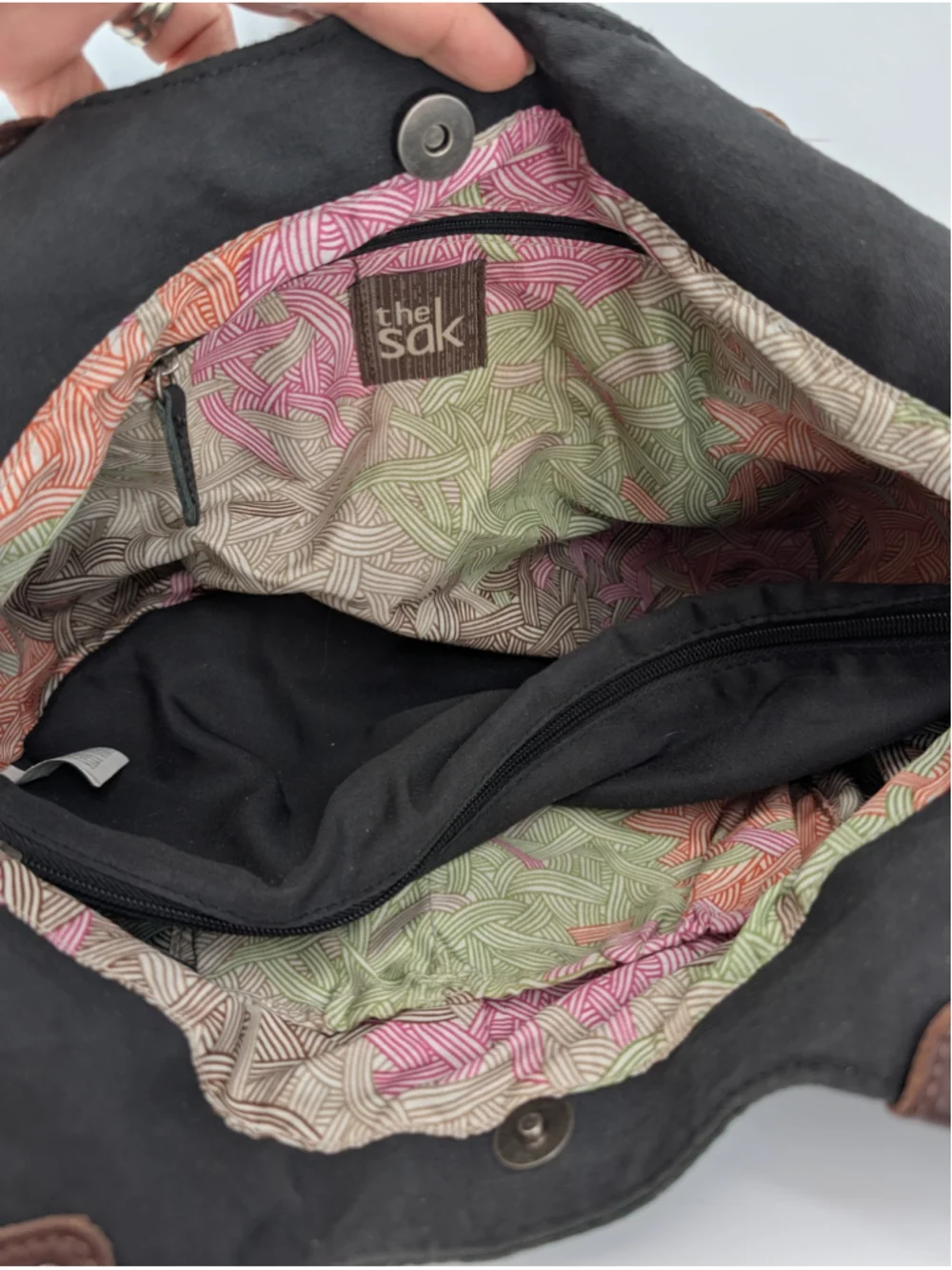 The Sak Black Crinkle Leather Hobo Shoulder Bag Brown Straps Whipstitch Boho